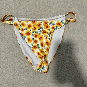 WeWoreWhat Yellow Sunflower adjustable ruched Print Bikini Bottom M
